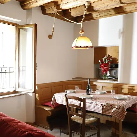 Luzzo 15 Apartment